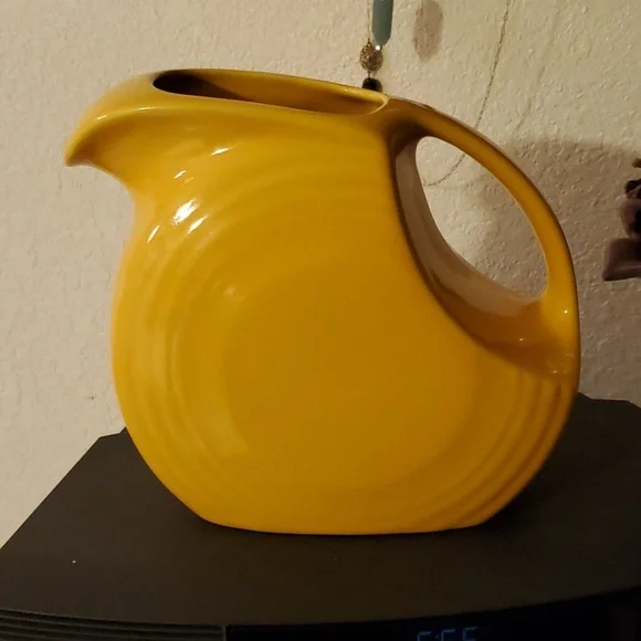 Fiestaware Dining Fiesta Hl484342 67 Oz Fiesta Pitcher